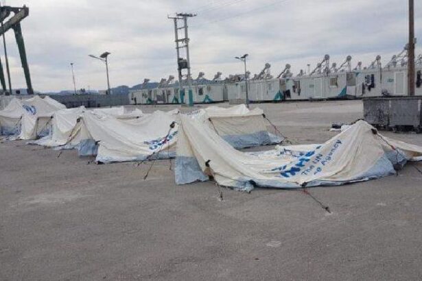 Σκαραμαγκάς: Προσφυγόπουλα κινδύνεψαν από φωτιά, ενώ προσπαθούσαν να ζεσταθούν 7