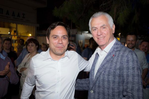 Βαγγέλης Ντηνιακός: "Την Κυριακή το βράδυ το Χαϊδάρι θα βαφτεί στο λευκό της ανεξαρτησίας και της ενότητας" 2 Βαγγέλης Ντηνιακός: "Την Κυριακή το βράδυ το Χαϊδάρι θα βαφτεί στο λευκό της ανεξαρτησίας και της ενότητας" 1
