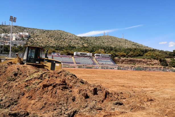 Μπήκαν μπουλντόζες στο Γήπεδο Δάσους 15