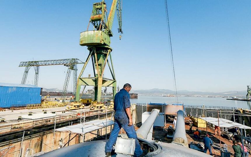 «Λευκός ιππότης» για τα ναυπηγεία Σκαραμαγκά 2 «Λευκός ιππότης» για τα ναυπηγεία Σκαραμαγκά 1