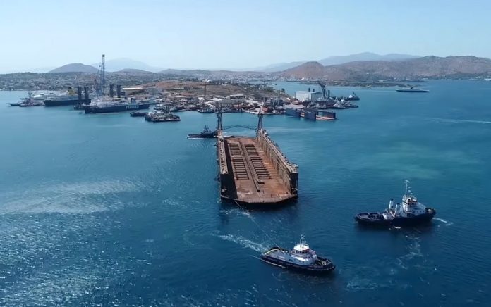 πλωτή δεξαμενή των Ναυπηγείων Σκαραμαγκά