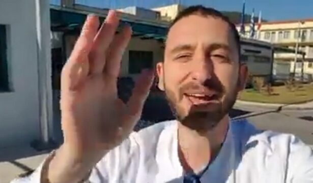 "Ζήσε 100% τη ζωή σου" - Πολύ σε γουστάρω γιατρέ 23