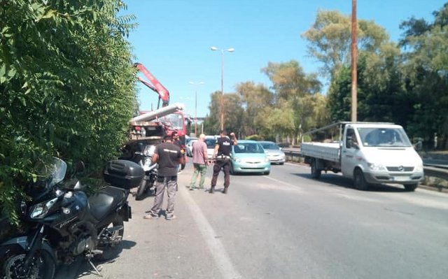 Εκτροπή νταλίκας στην Εθνική Οδό 7
