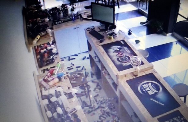 Ο σεισμός όπως τον κατέγραψε κάμερα καταστήματος στο Δάσος 17