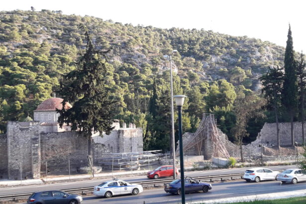 Επισκέψιμη η Μονή Δαφνίου - Η εικόνα των ζημιών μετά τον σεισμό 7