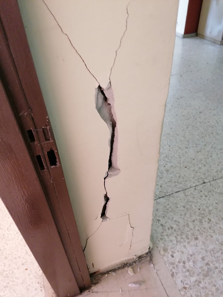 "Είναι χάλια! Πώς θα βάλουν τα παιδιά μας εκεί μέσα για μάθημα;" - Και σεισμόπληκτα σχολεία στο Χαϊδάρι 3