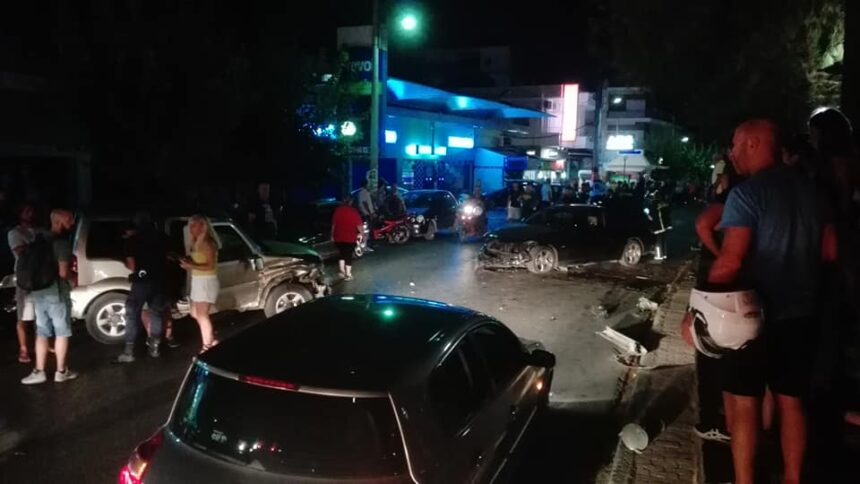 Σοβαρό τροχαίο στην Καραϊσκάκη - Τρεις τραυματίες 1