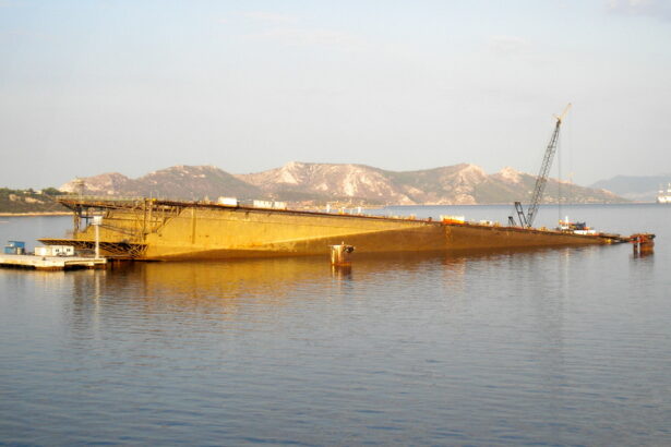 Διαμοιράζοντας τα "ιμάτια" του Ναυπηγείου Σκαραμαγκά... 35