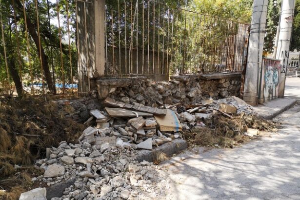 Άρχισαν οι επισκευές των σπιτιών από τον σεισμό - Να μην γίνει το Χαϊδάρι χωματερή μπάζων 15