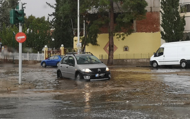 Χαϊδάρι, με μια ώρα βροχή 4 Χαϊδάρι, με μια ώρα βροχή 3