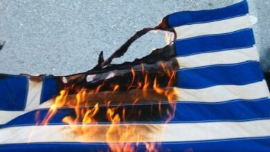 Έκαψαν ελληνική σημαία σε σχολείο του Χαϊδαρίου 13