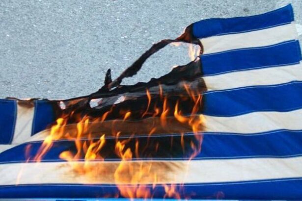 Έκαψαν ελληνική σημαία σε σχολείο του Χαϊδαρίου 31