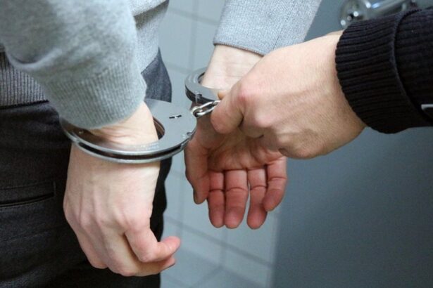 Χειροπέδες σε δύο φυγόποινους Χαϊδαριώτες 15