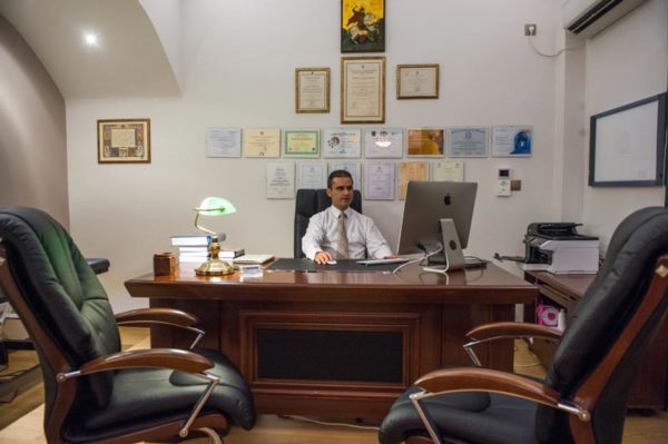 Νευροχειρουργός dr Γεώργιος Δημογέροντας - Ένας «σύμμαχος υγείας» στα δυτικά προάστια 3