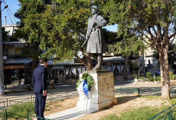 Κατάθεση στεφάνου από τον δήμαρχο Βαγγέλη Ντηνιακό 35