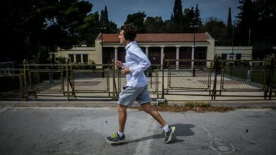 Τριπλό τζακ ποτ: Ο Έλληνας που περνά κορονοϊό, γρίπη και πνευμονία μαζί 3