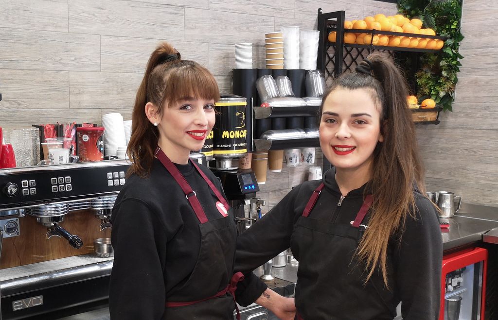 Η καλή είδηση της ημέρας: Άνοιξε και πάλι το 5min cafe 4 Η καλή είδηση της ημέρας: Άνοιξε και πάλι το 5min cafe 3