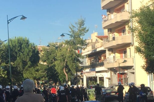 Μπλόκο και προσαγωγές 30 ντελιβεράδων που έκαναν ειρηνική μοτοπορεία στη μνήμη συναδέλφου τους 11