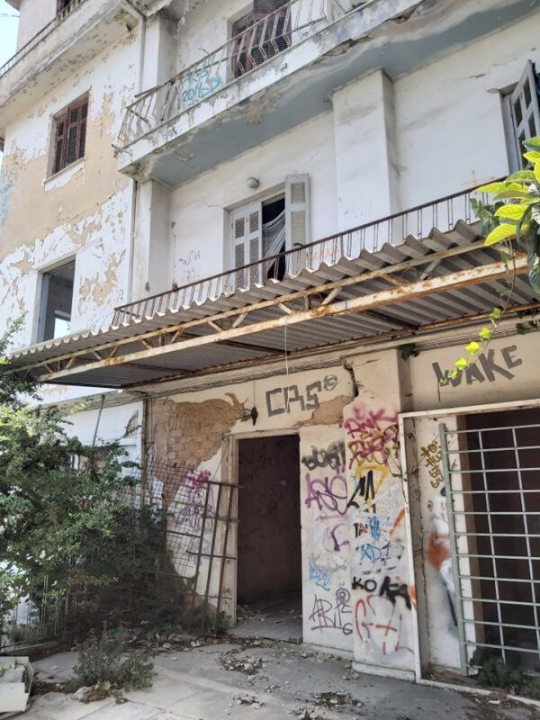 21 χρόνια είναι αρκετά! - Ως πότε το ερείπιο θα δυναστεύει την πόλη; 3