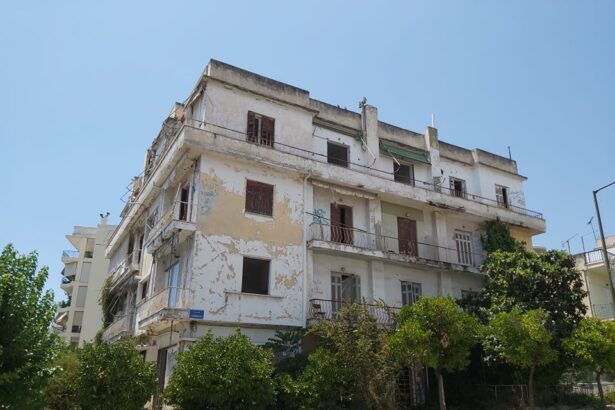 21 χρόνια είναι αρκετά! - Ως πότε το ερείπιο θα δυναστεύει την πόλη; 19