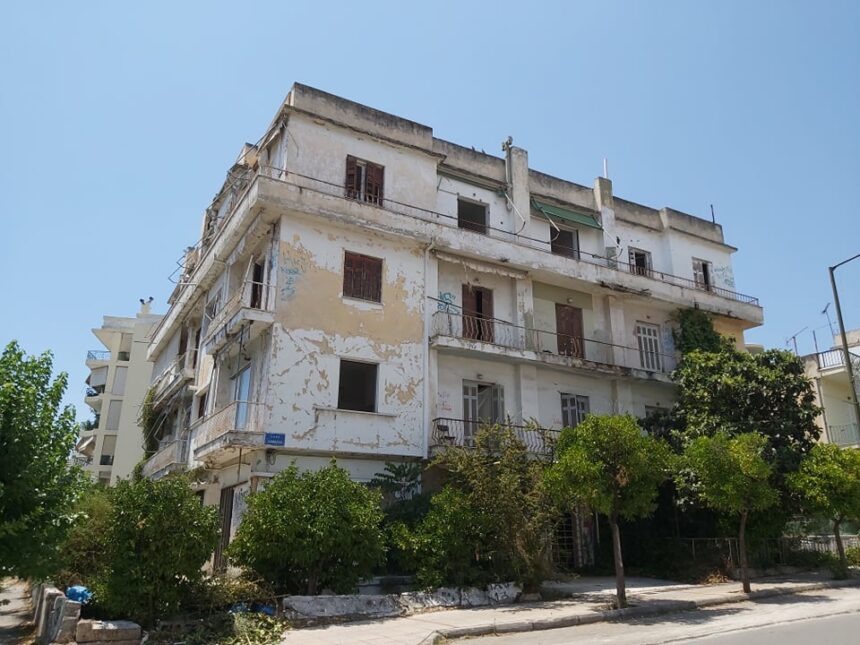 21 χρόνια είναι αρκετά! - Ως πότε το ερείπιο θα δυναστεύει την πόλη; 1