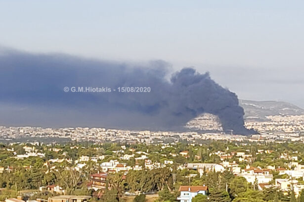 Τοξικός καπνός από τη φωτιά στο εργοστάσιο ανακύκλωσης πλαστικών 45