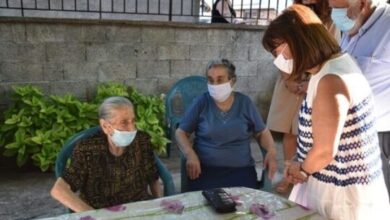 Η Σακελλαροπούλου τίμησε τις γιαγιάδες - σύμβολα της Λέσβου 17