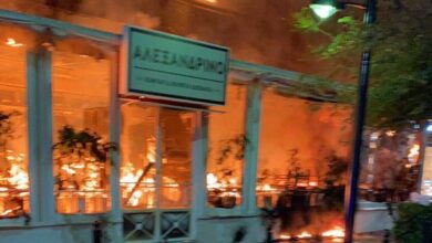 Παρανάλωμα το "Αλεξανδρινό" στην Αγία Βαρβάρα 11