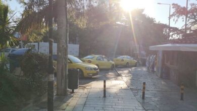 "Για κοιτάξτε την πιάτσα στην πλατεία" 23