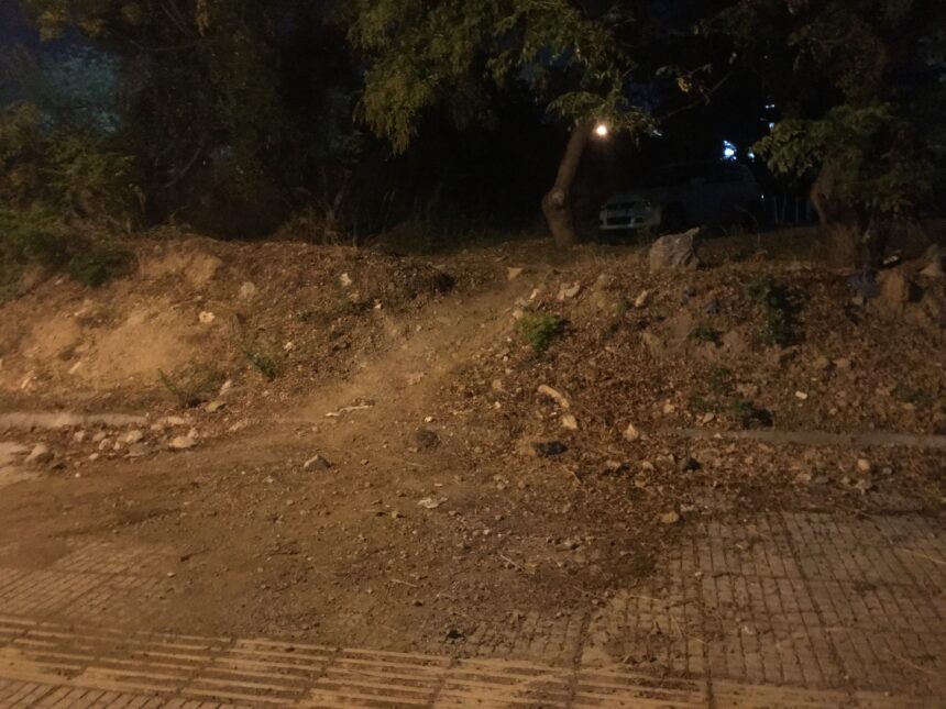 Το επίμαχο πεζοδρόμιο ανήκει στον Δήμο Αιγάλεω 1