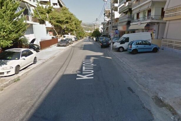 "Ο μοτοσυκλετιστής σύρθηκε δίπλα σε σίδερα στο πεζοδρόμιο" 9