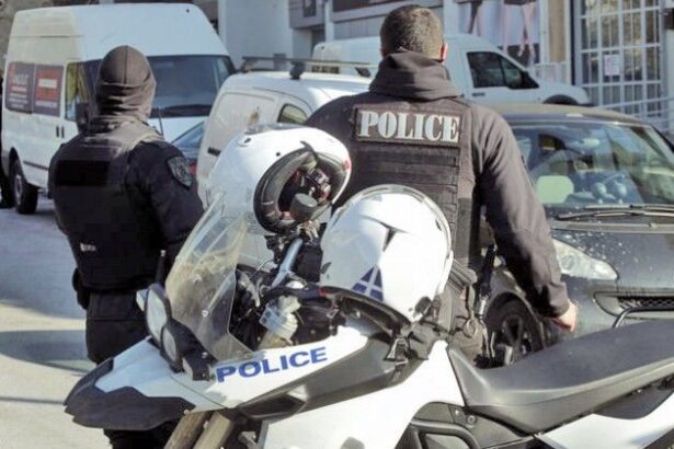 Συμμορία σεσημασμένων νεαρών σε αστυνομική "φάκα" στη Λ. Αθηνών 21