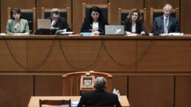 "Ο φασισμός φοράει κοστούμι" 3