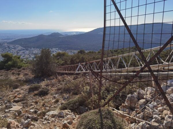 Νεκροταφείο κεραιών Ποικίλου: εκτρωματική εικόνα, 27 χρόνια φαγούρα! 3
