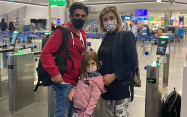 Ξεκίνησε θεραπεία στο Χιούστον η 7χρονη Αναστασία - Τι λέει η μητέρα της 15