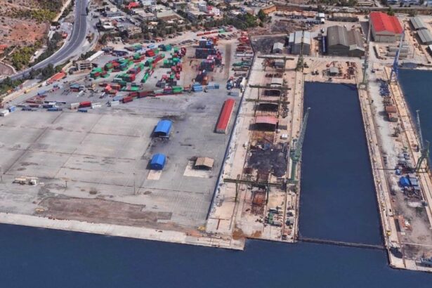 Ακτή Σκαραμαγκά: Πεντάωρο Δημοτικό Συμβούλιο με... ουρά 21