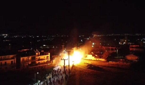 "Χριστούγεννα στον Ασπρόπυργο" - Ώστε οι Ρομά οργάνωσαν την "καυτή νύχτα"; 31