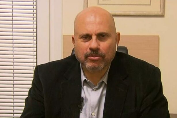 Κούβελας: Να εμβολιάσουμε τους ευπαθείς - Γιατί διατάζεται εγκλεισμός; 15