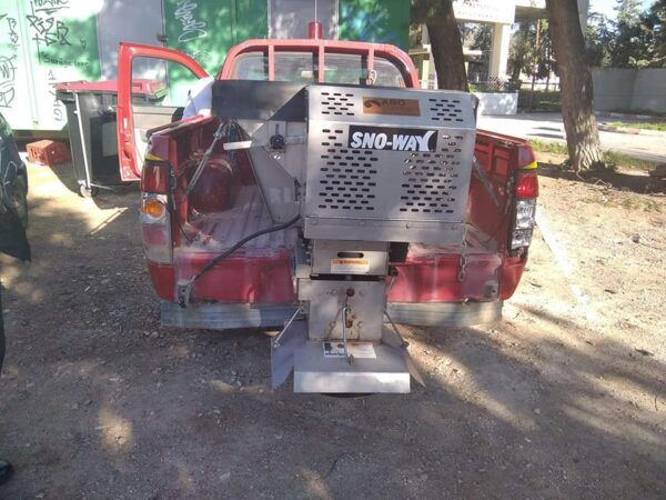 Χαϊδάρι: Αλατιέρες και εκχιονιστικά ενόψει της "Μπάρμπαρα" 4 Χαϊδάρι: Αλατιέρες και εκχιονιστικά ενόψει της "Μπάρμπαρα" 3