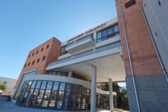 "Ξαναφέρνουν τα αλησμόνητα Μνημόνια στο Χαϊδάρι" 25