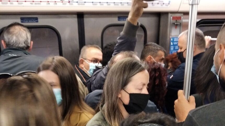 Λινού για διπλή μάσκα στα Μέσα Μαζικής Μεταφοράς και τα σχολεία 1