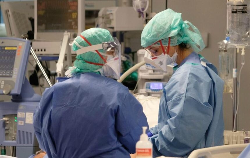 Καθηγητής στο Αττικόν: Δύσκολη αλλά πολύτιμη η ενσωμάτωση ιδιωτών γιατρών 1