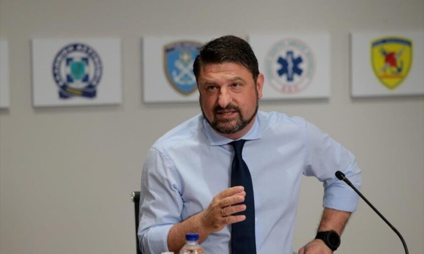 Σε σκληρή καραντίνα η χώρα - Οι αλλαγές στις μετακινήσεις 2, 4 και 6 1