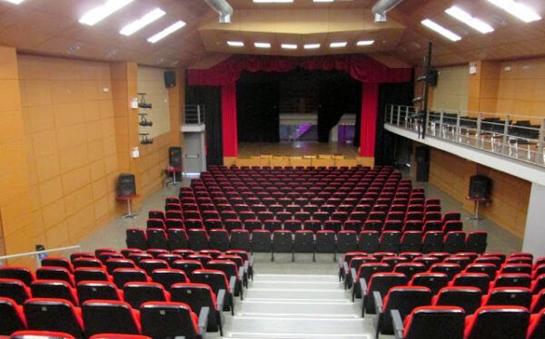 Χαϊδάρι: Υποδομές πολιτισμού επαρχιακής κωμόπολης, της δεκαετίας του 1970 2 Χαϊδάρι: Υποδομές πολιτισμού επαρχιακής κωμόπολης, της δεκαετίας του 1970 1