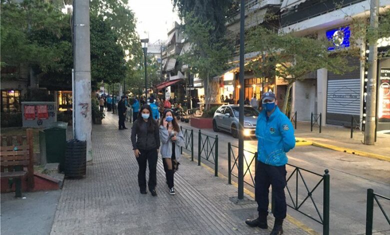 Αστυνομικές δυνάμεις στο Περιστέρι για την αποτροπή κορωνοπάρτι 2 Αστυνομικές δυνάμεις στο Περιστέρι για την αποτροπή κορωνοπάρτι 1