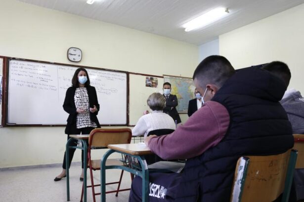 "Η κ. Κεραμέως δεν ήρθε στα σχολεία μας για να ακούσει τα προβλήματα" 19