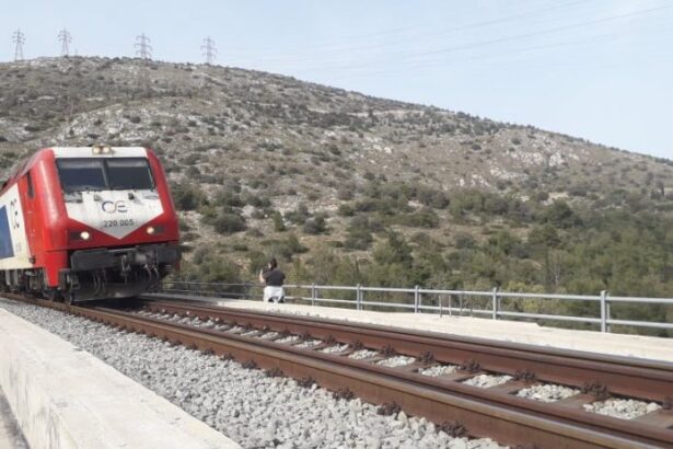 Ο ΟΣΕ "σφυράει κλέφτικα" για την ξέφραγη γέφυρα του Δαφνιού 27