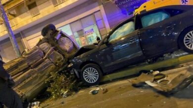 Σφοδρή σύγκρουση στη Λ. Θηβών - Χαροπαλεύει 21χρονος αστυνομικός 11