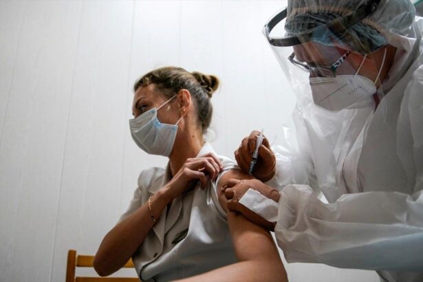 SARS-CoV-2: Πώς και γιατί νοσούν εμβολιασμένοι κατά του κορονοϊού 11