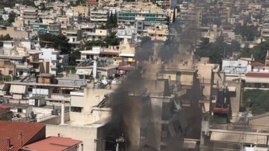 Τραγωδία: Απανθρακώθηκε ηλικιωμένη, αστυνομικοί έσωσαν τον 90χρονο σύζυγο 17